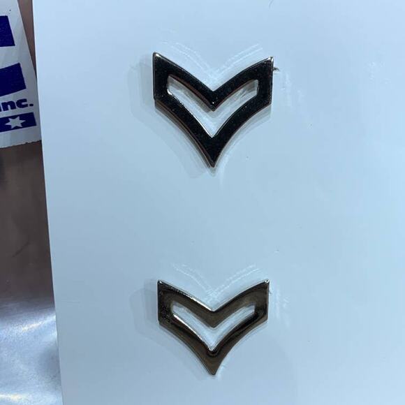 New HWC Police Equipment Company Nickel Corporal Chevron Security Guard Pin Pair - Picture 2 of 3